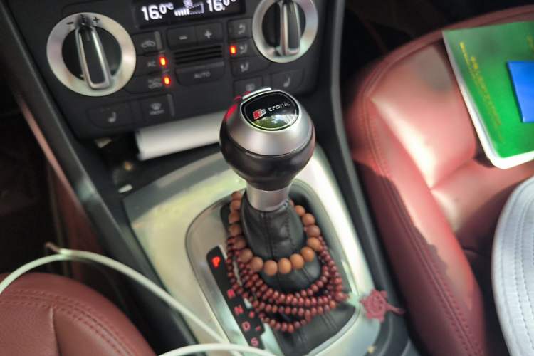 Used Audi Q3 2013 35 TFSI Comfort Model Gear Lever