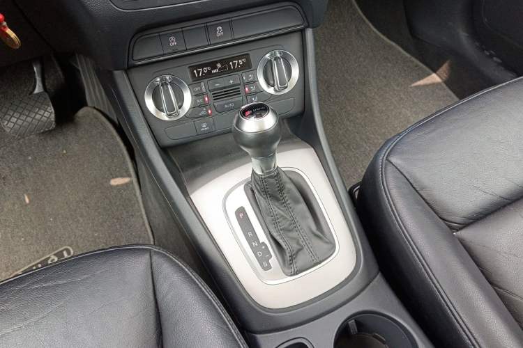 Used Audi Q3 2013 35 TFSI Ambition Edition Gear Lever