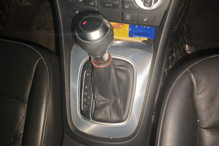 Used Audi Q3 2013 35 TFSI quattro Luxury Model Gear Lever