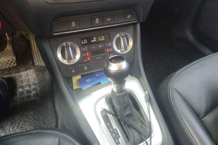 Used Audi Q3 2013 35 TFSI quattro Technology Edition Gear Lever