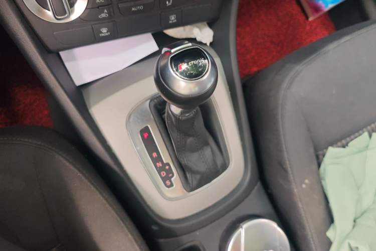 Used Audi Q3 2013 35 TFSI Ambition Edition Gear Lever