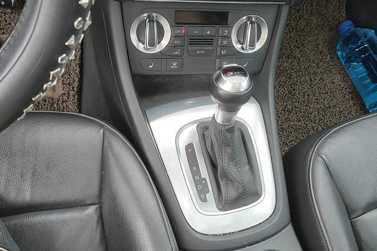 Used Audi Q3 2013 35 TFSI quattro Technology Edition Gear Lever