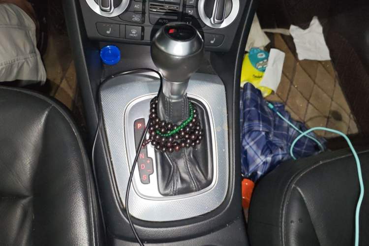 Used Audi Q3 2013 35 TFSI Comfort Model Gear Lever