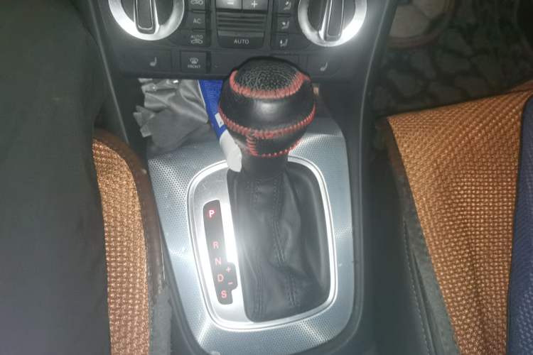 Used Audi Q3 2013 35 TFSI Comfort Model Gear Lever