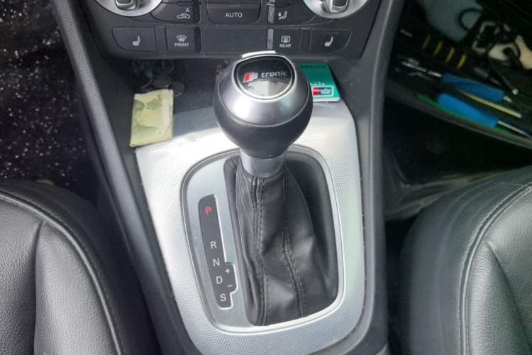 Used Audi Q3 2013 35 TFSI quattro Comfort Model Gear Lever