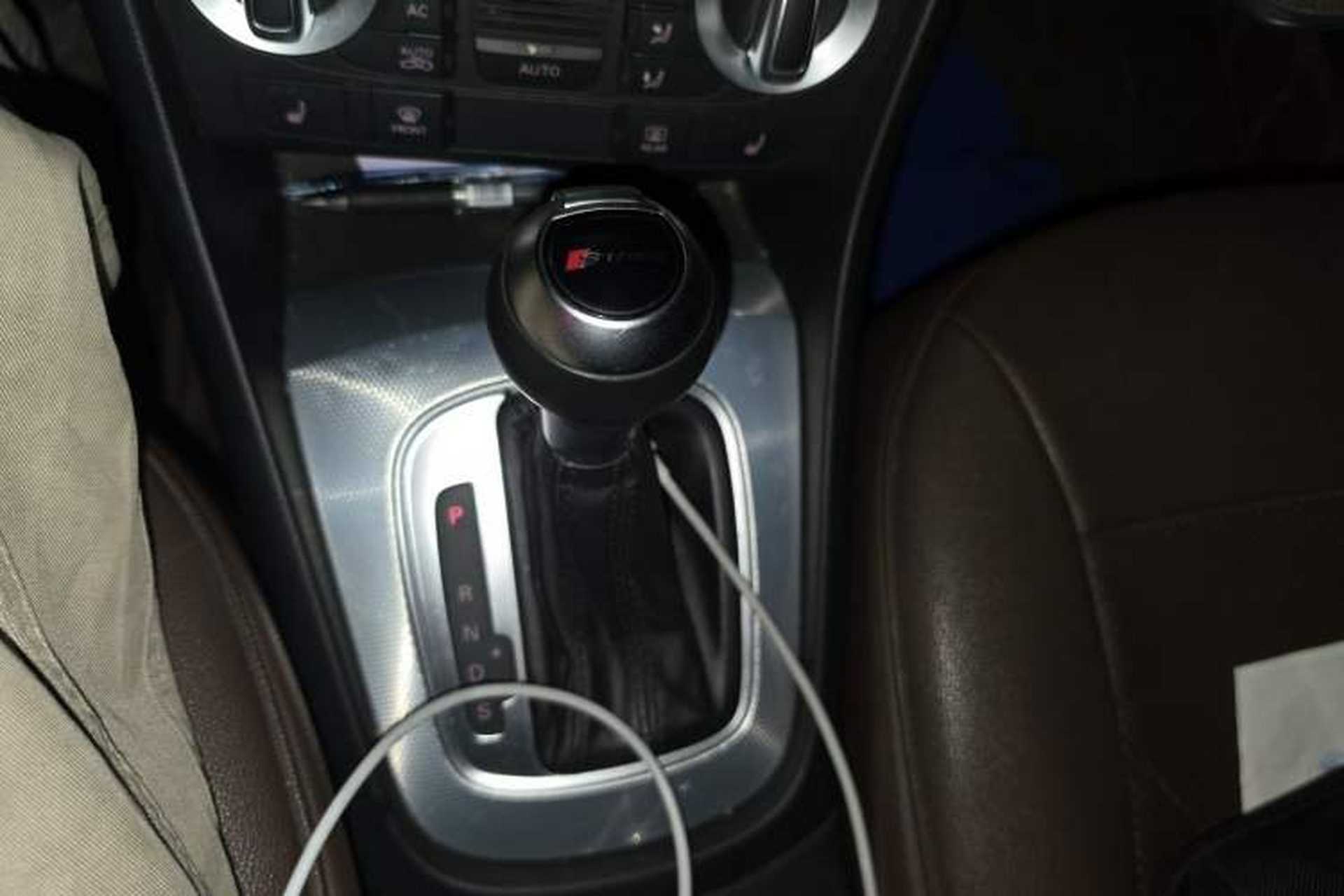 Used Audi Q3 2013 35 TFSI quattro Technology Edition Gear Lever