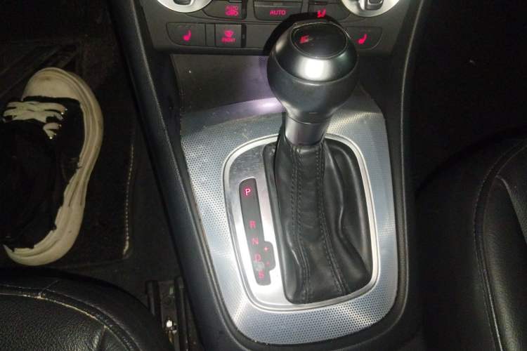 Used Audi Q3 2013 35 TFSI quattro Technology Edition Gear Lever