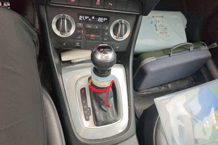 Used Audi Q3 2013 35 TFSI Comfort Model Gear Lever