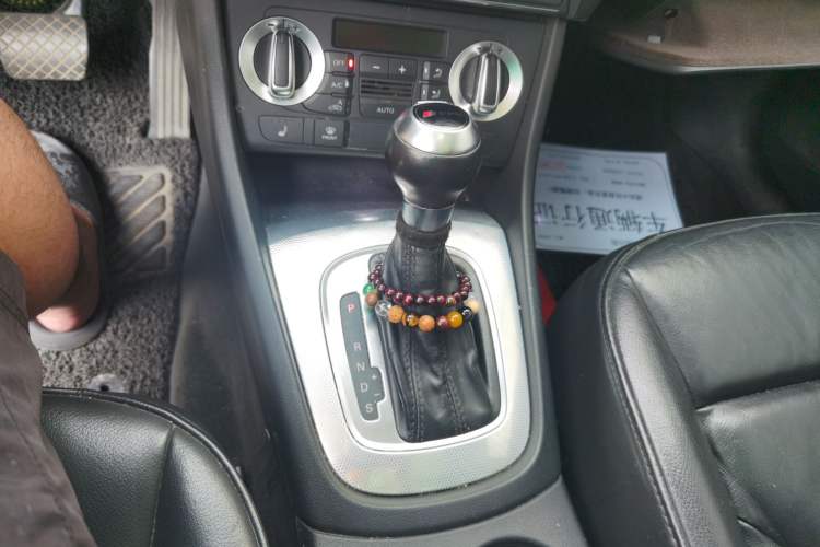 Used Audi Q3 2013 35 TFSI quattro Comfort Model Gear Lever