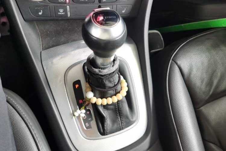 Used Audi Q3 2013 35 TFSI Comfort Model Gear Lever