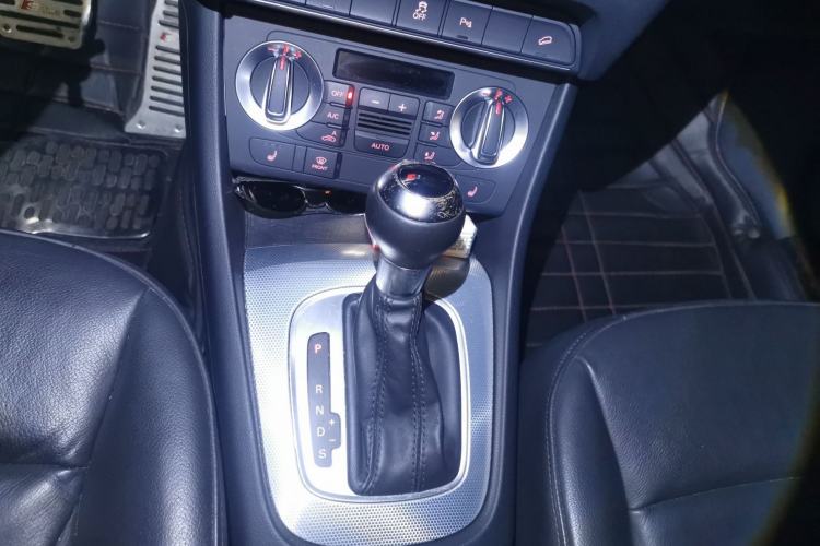 Used Audi Q3 2013 35 TFSI quattro Technology Edition Gear Lever