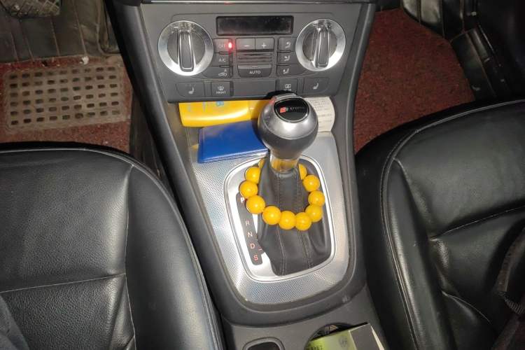 Used Audi Q3 2013 35 TFSI Comfort Model Gear Lever