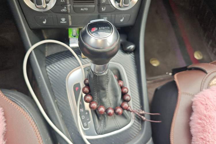 Used Audi Q3 2013 35 TFSI Ambition Edition Gear Lever