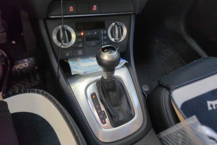 Used Audi Q3 2013 35 TFSI Comfort Model Gear Lever