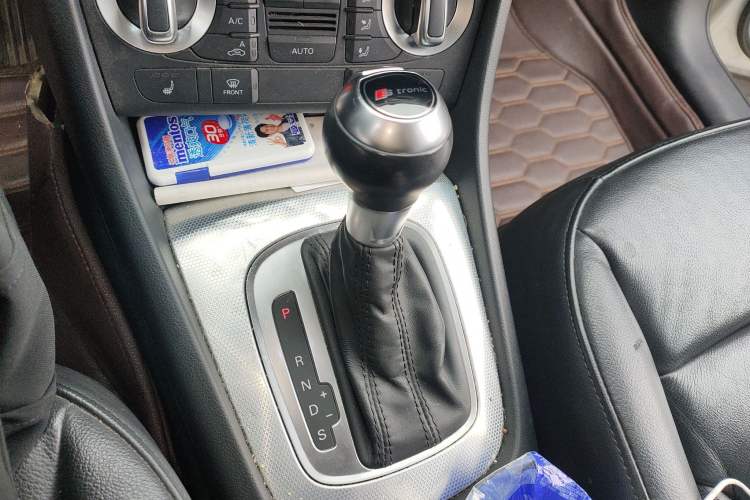 Used Audi Q3 2013 35 TFSI Comfort Model Gear Lever