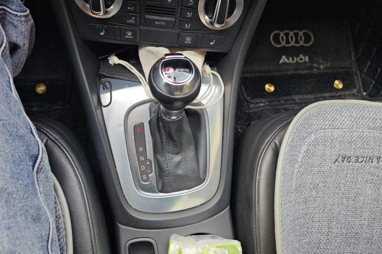 Used Audi Q3 2013 35 TFSI quattro Technology Edition Gear Lever