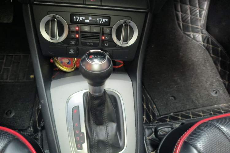 Used Audi Q3 2013 35 TFSI Ambition Edition Gear Lever