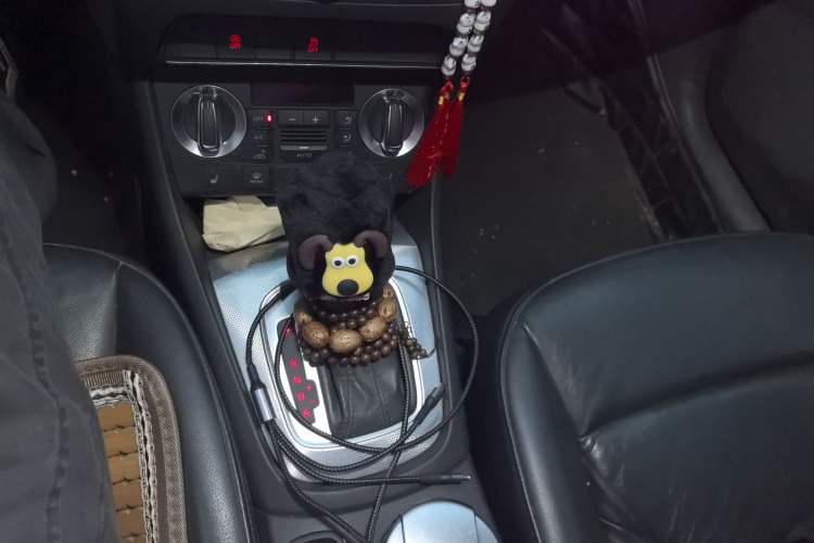 Used Audi Q3 2013 35 TFSI Comfort Model Gear Lever