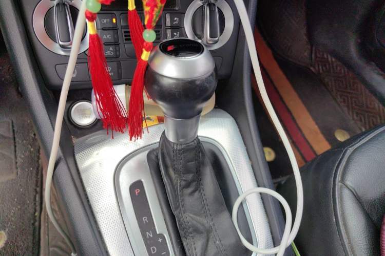 Used Audi Q3 2013 35 TFSI quattro Comfort Model Gear Lever