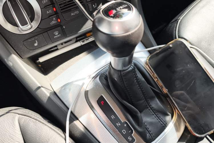 Used Audi Q3 2013 35 TFSI Comfort Model Gear Lever