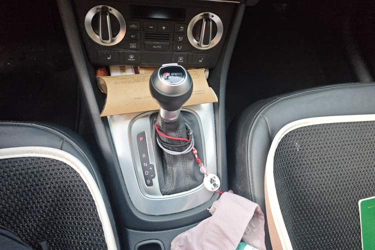 Used Audi Q3 2013 35 TFSI quattro Comfort Model Gear Lever