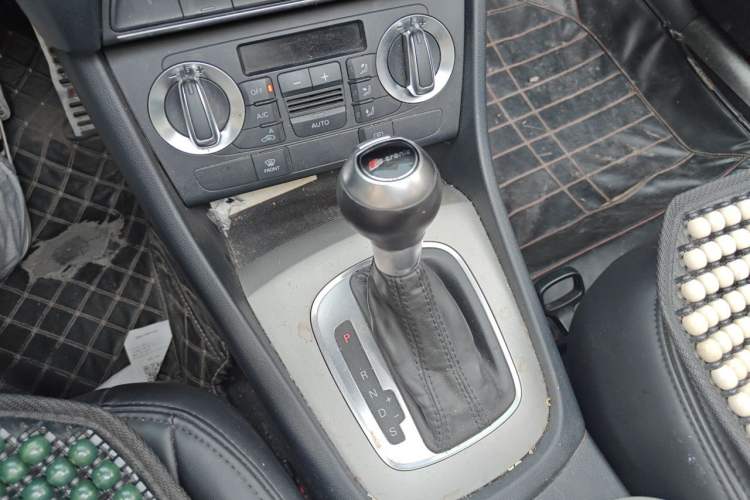 Used Audi Q3 2013 35 TFSI Ambition Edition Gear Lever