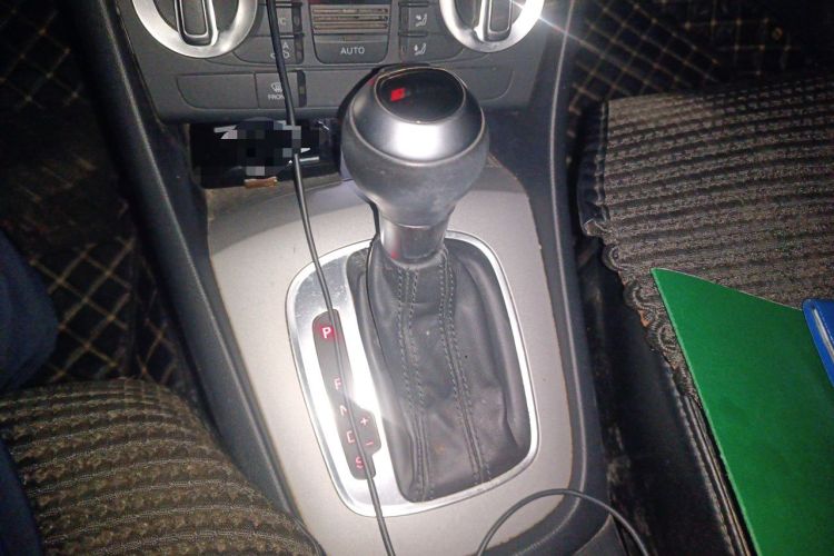 Used Audi Q3 2013 35 TFSI Ambition Edition Gear Lever
