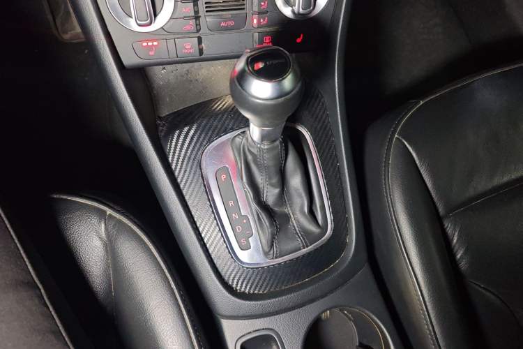 Used Audi Q3 2013 35 TFSI Comfort Model Gear Lever