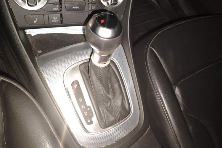Used Audi Q3 2013 35 TFSI Comfort Model Gear Lever