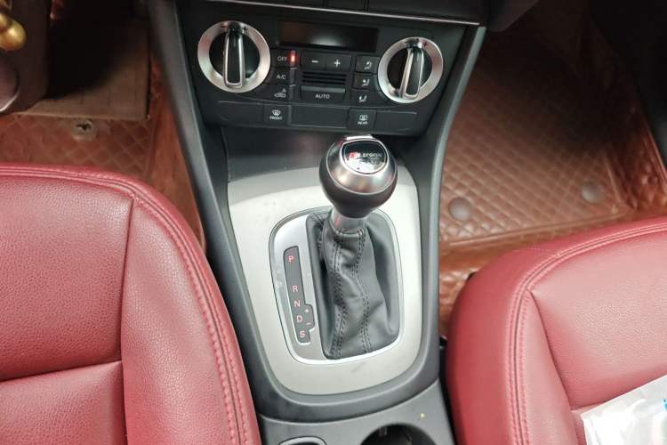 Used Audi Q3 2013 35 TFSI Ambition Edition Gear Lever
