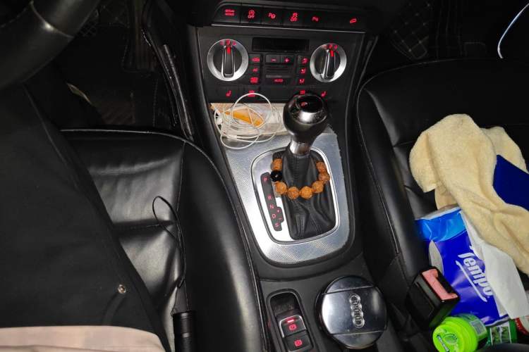 Used Audi Q3 2013 35 TFSI quattro Luxury Model Gear Lever