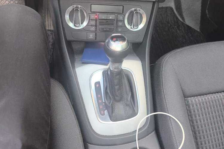 Used Audi Q3 2013 35 TFSI Ambition Edition Gear Lever