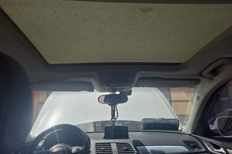 Used Audi Q3 2013 35 TFSI quattro Comfort Model Headliner