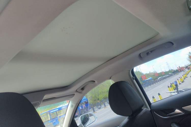 Used Audi Q3 2013 35 TFSI Comfort Model Headliner