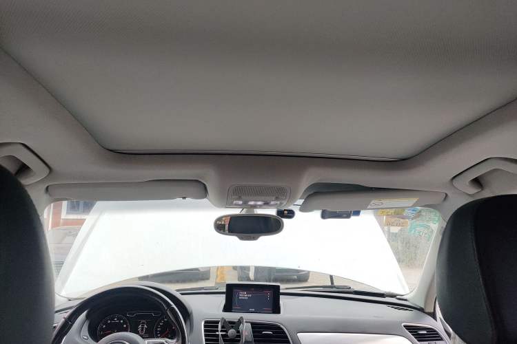 Used Audi Q3 2013 35 TFSI Comfort Model Headliner