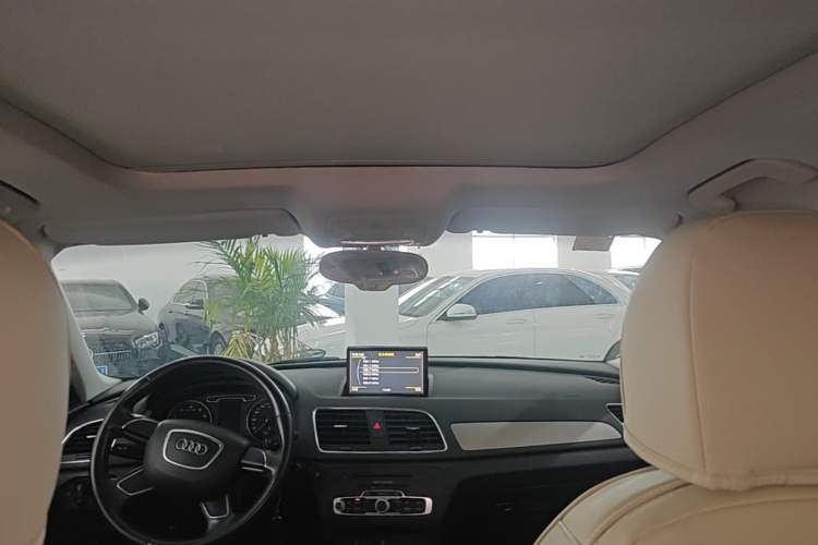 Used Audi Q3 2013 35 TFSI Ambition Edition Headliner