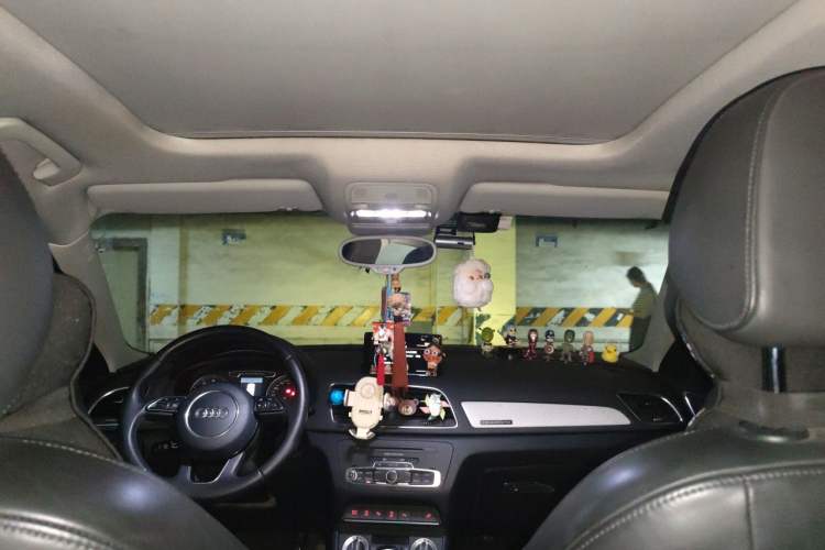 Used Audi Q3 2013 40 TFSI quattro Luxury Model Headliner