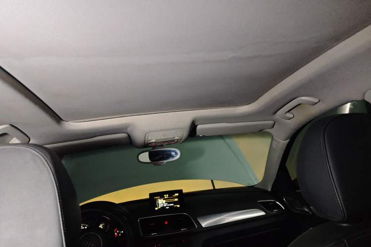 Used Audi Q3 2013 35 TFSI Comfort Model Headliner