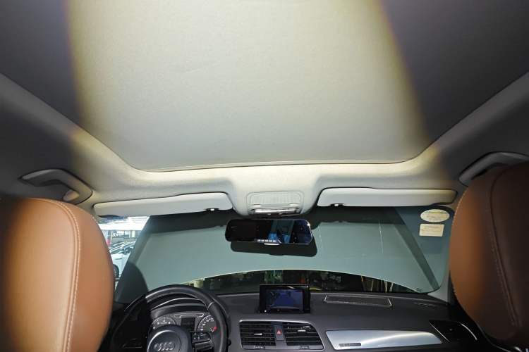 Used Audi Q3 2013 35 TFSI quattro Luxury Model Headliner