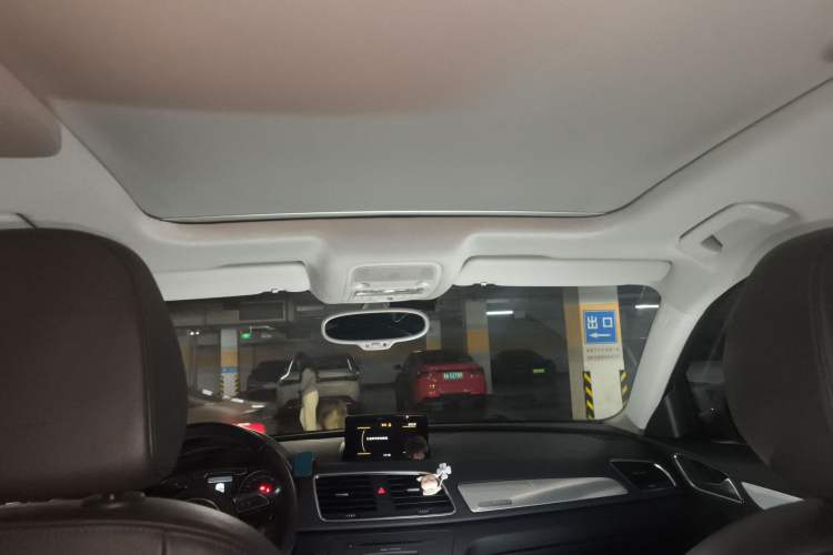 Used Audi Q3 2013 35 TFSI quattro Comfort Model Headliner