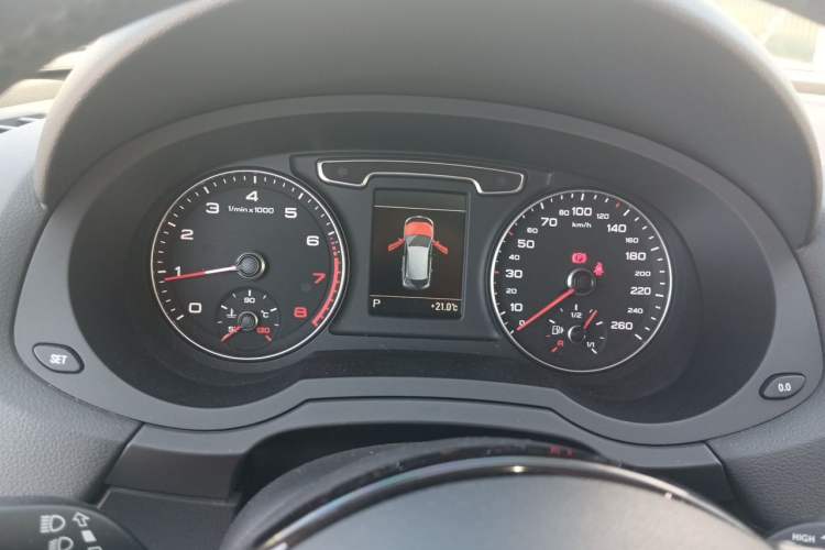 Used Audi Q3 2013 35 TFSI quattro Technology Edition Instrument Cluster