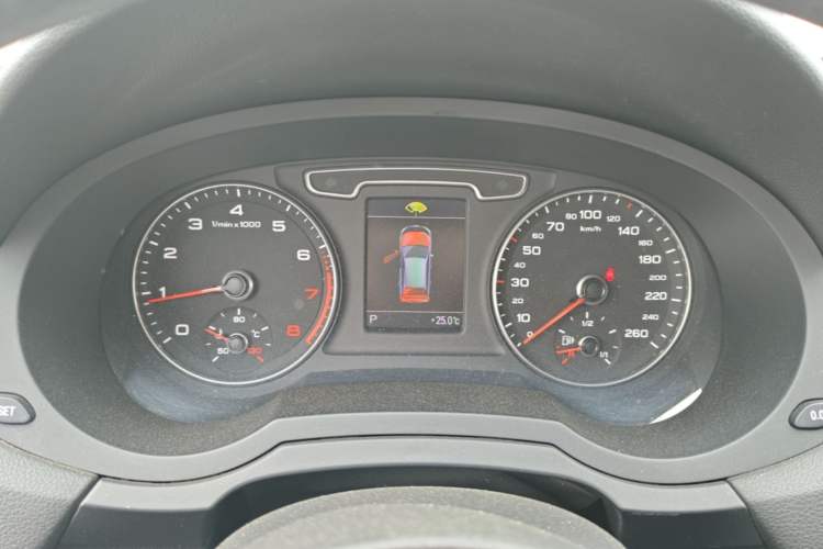 Used Audi Q3 2013 35 TFSI quattro Technology Edition Instrument Cluster