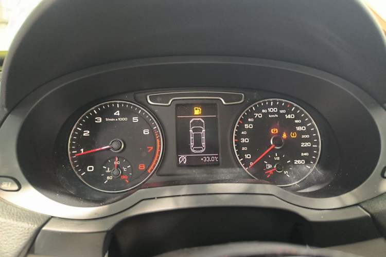 Used Audi Q3 2013 35 TFSI Comfort Model Instrument Cluster