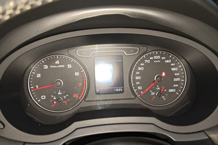 Used Audi Q3 2013 35 TFSI quattro Luxury Model Instrument Cluster