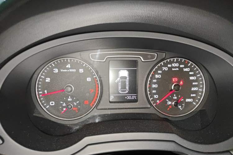 Used Audi Q3 2013 35 TFSI Comfort Model Instrument Cluster