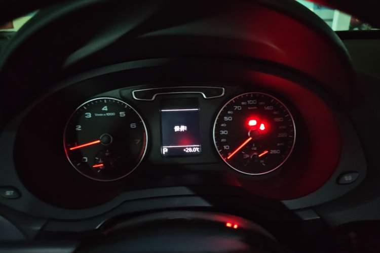 Used Audi Q3 2013 35 TFSI Comfort Model Instrument Cluster