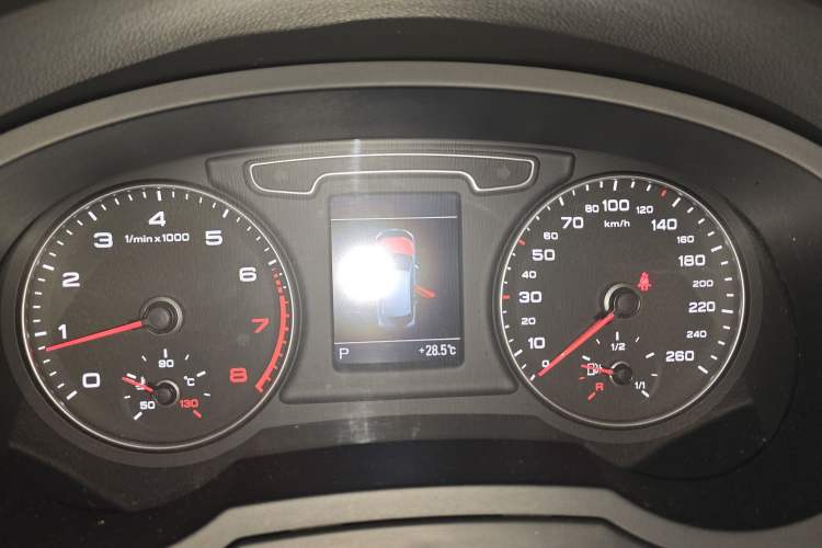 Used Audi Q3 2013 35 TFSI quattro Luxury Model Instrument Cluster