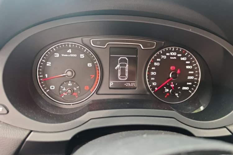Used Audi Q3 2013 35 TFSI Ambition Edition Instrument Cluster