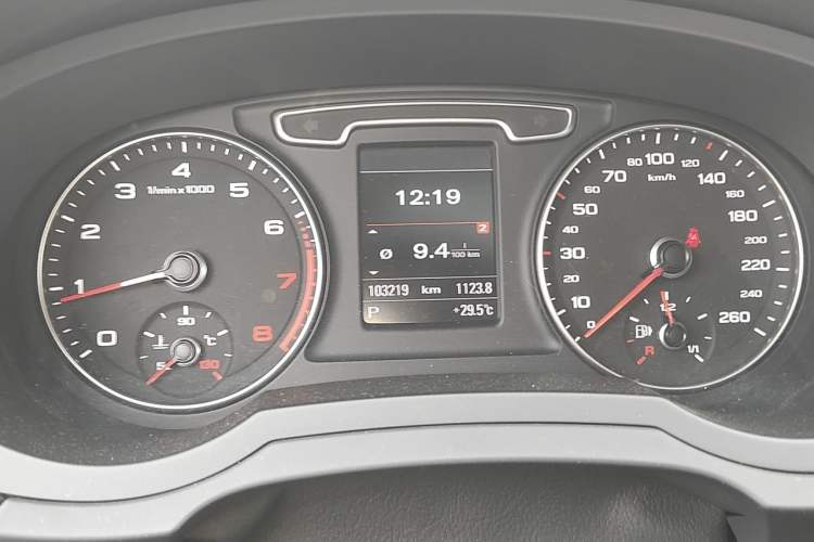 Used Audi Q3 2013 35 TFSI quattro Technology Edition Instrument Cluster