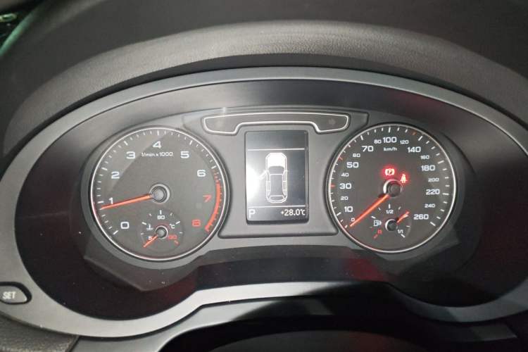 Used Audi Q3 2013 35 TFSI Comfort Model Instrument Cluster